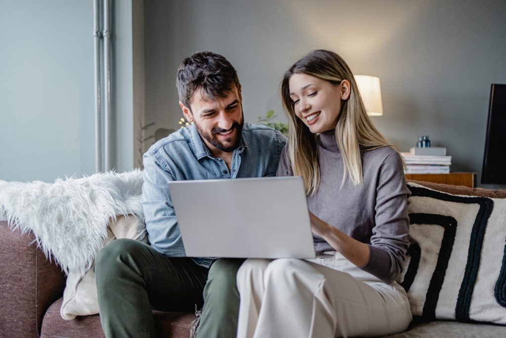 Couple checking Form I-751 processing time to remove green card conditions