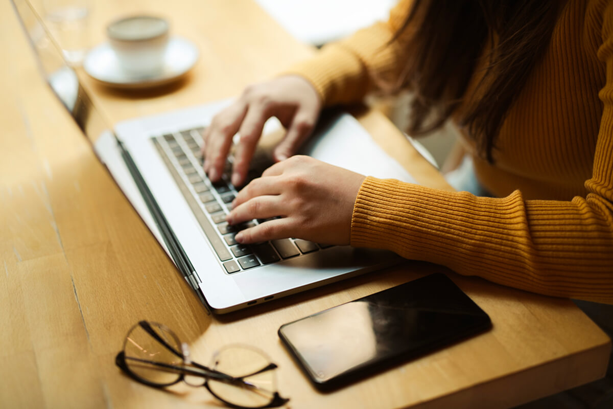 Preparing USCIS immigration forms online
